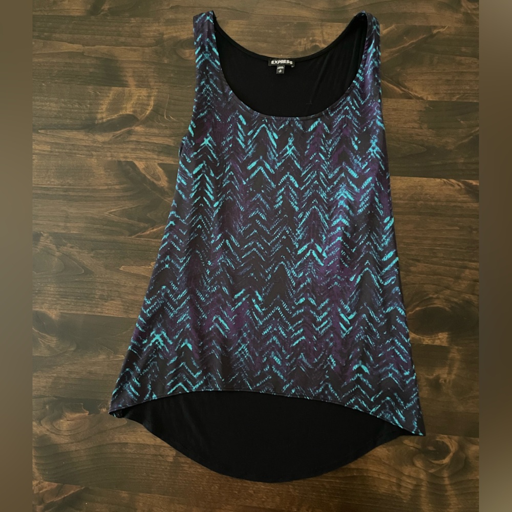 EXPRESS Chevron Pattern Tank Top - Picture 5 of 8